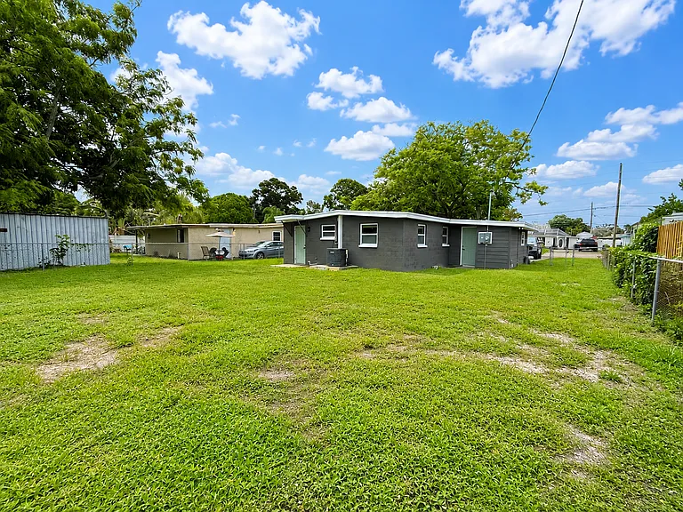 9142 Suncrest Blvd — Photo 23