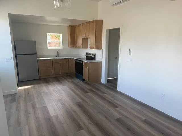 1 bed, 650 sqft, $1,500 — Photo 3