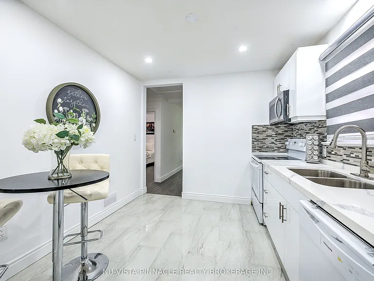 1632 Churchill Ave — Photo 14