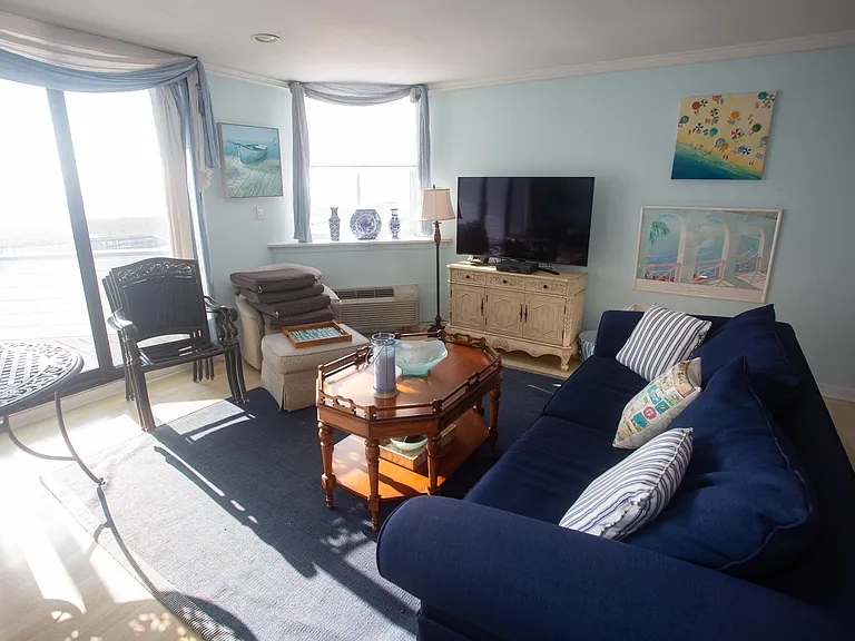 253 Dune Rd — Photo 3