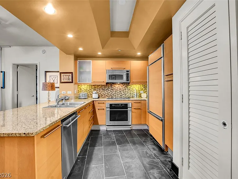 322 Karen Ave #2301 — Photo 19