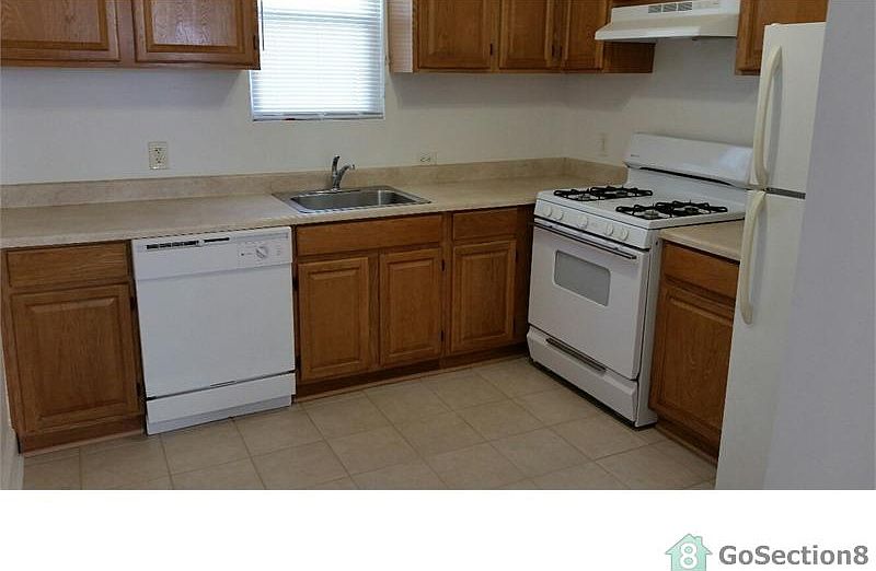 2nd image of 2703 Goodwood Rd #1