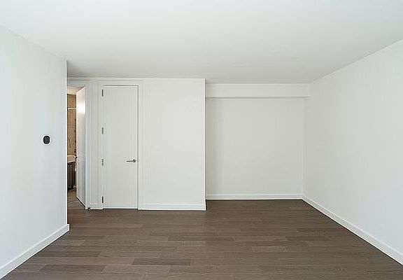 4th image of 220 E 72nd St APT 11G