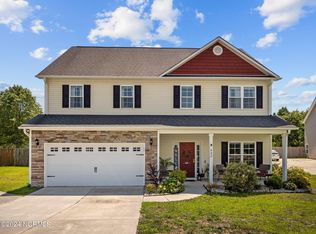 527 Aberdineshire Ct, Hubert, NC 28539