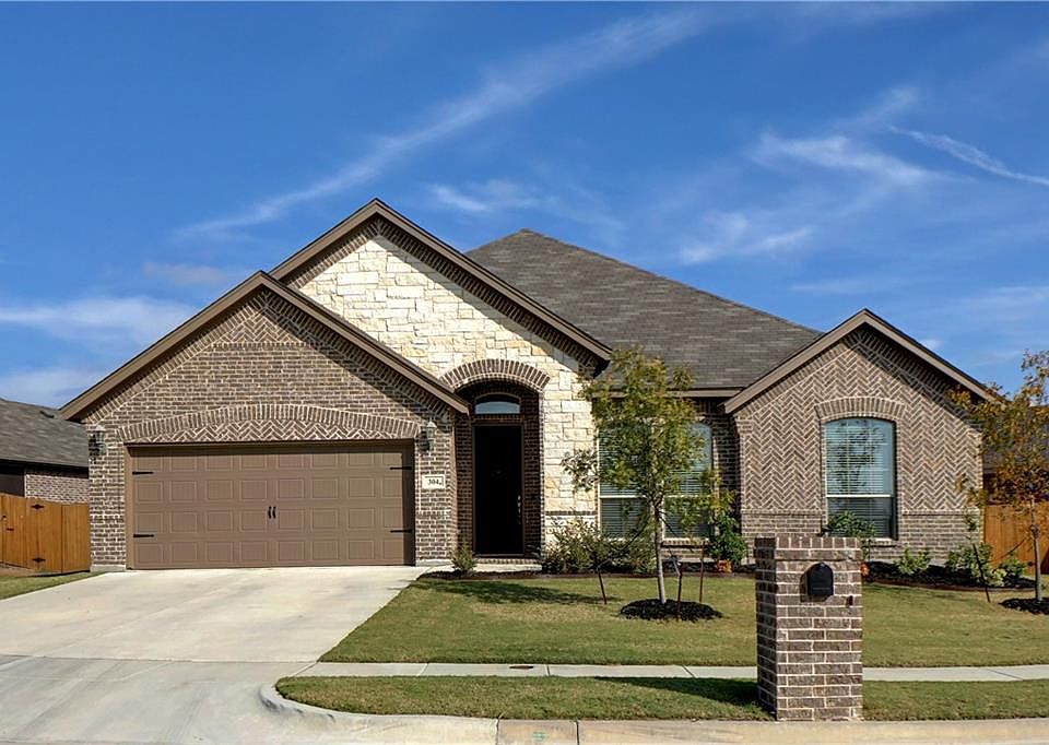 1st image of 304 Prince John Dr