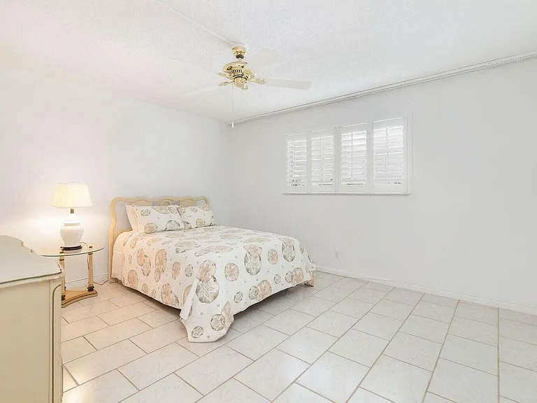 907 Marina Dr #402 — Photo 16
