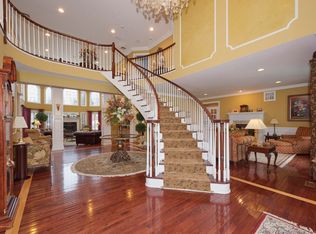 2 Gallant Fox Rd, Eatontown, NJ 07724