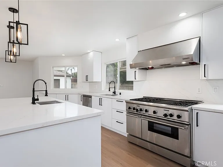 15147 Otsego St — Photo 12