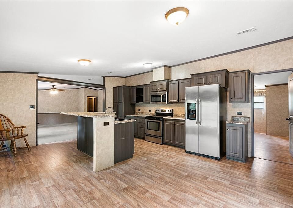 1st image of 27019 Carol Dr