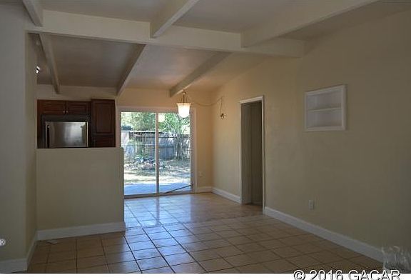 4th image of 1112 NE 28th Ave