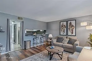 1 bed, 1.0 bath, 691 sqft, $1,300 — Photo 4