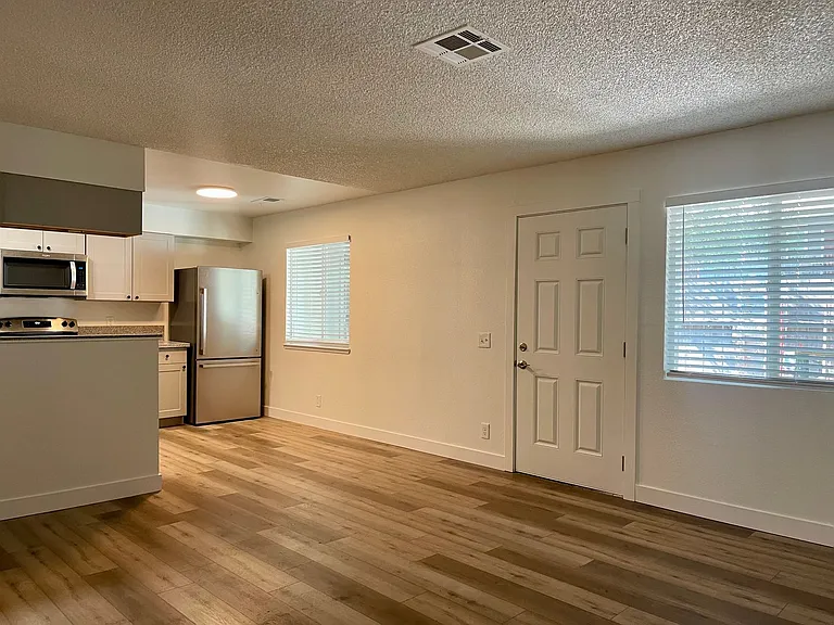 225 Boulder Creek Dr — Photo 17
