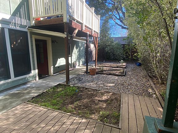 3rd image of 1007 Capuchino Ave #B