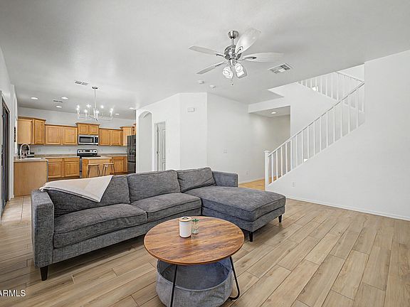 5th image of 1050 E REDWOOD Drive