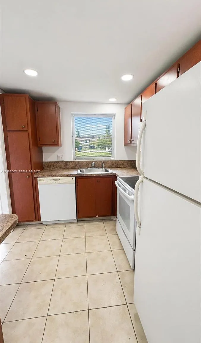 Edgewood Greens Condo — Photo 4