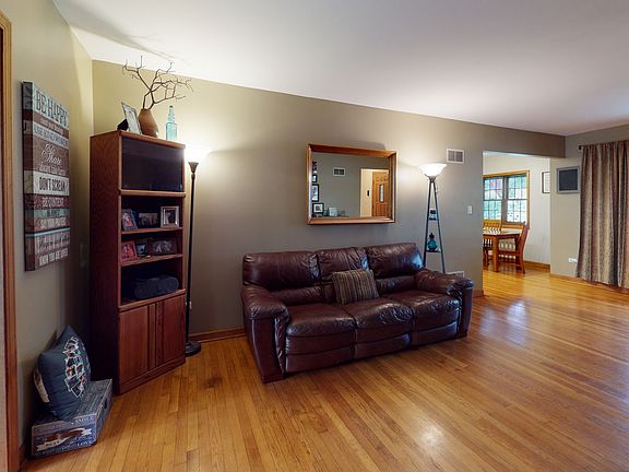 2nd image of 5831 Harvey Ave