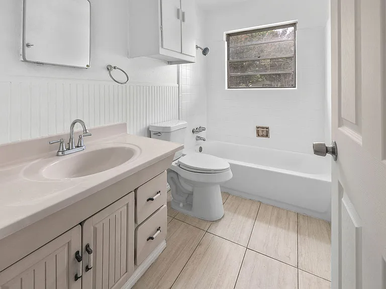 8011 Pistol Ln — Photo 10