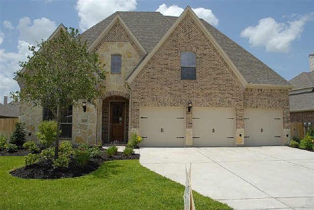 9019 Lilac Springs - Front
