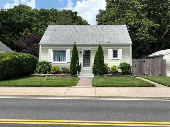 890 Cottage St, Pawtucket, RI 02861