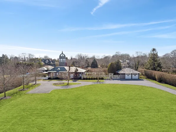 11 Club Ln, Quogue, NY 11959