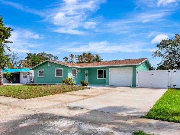 3543 Stokes Dr, Sarasota, FL 34232