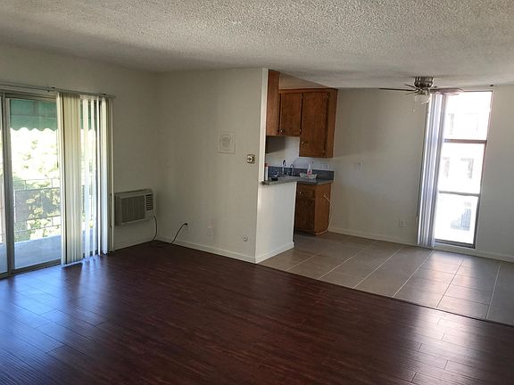 3rd image of 3838 W 8th St APT 10