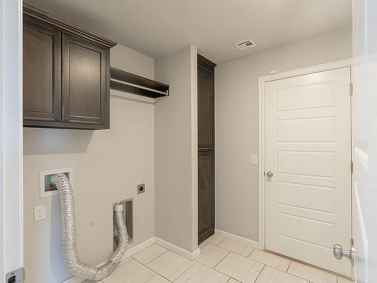 15708 Vermillion Dr — Photo 27