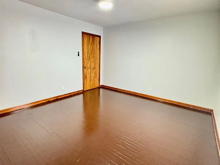 1701 Gillette St — Photo 12