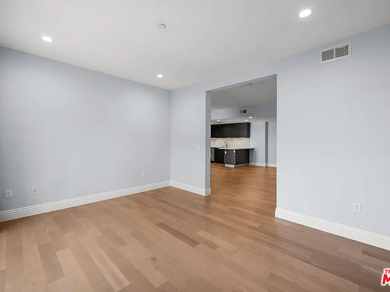 2939 W Leeward Ave #407 — Photo 21