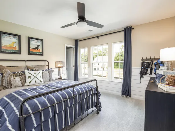 555 Red Monarch Dr, Moncks Corner, SC 29461