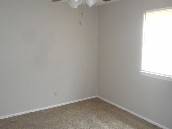 5th image of 3812 Grady St