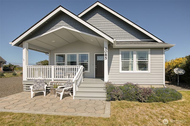 2nd image of 1085 Fairwood Drive SW