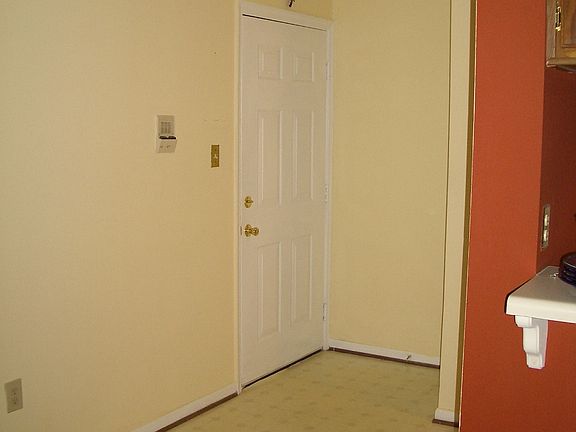 5th image of 10218 Wolfe Manor Ct Unit 310