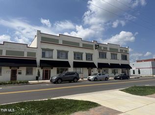 555 E Main St APT 201, Kingsport, TN 37660