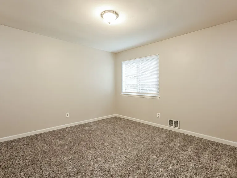6651 Windwood Cir — Photo 12