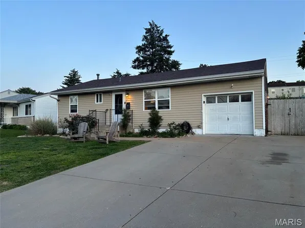 7724 General Sherman Ln, Saint Louis, MO 63123