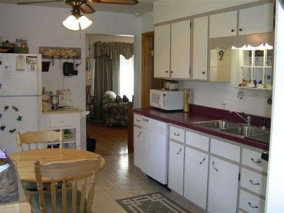 4th image of 1172 Drexel Ave