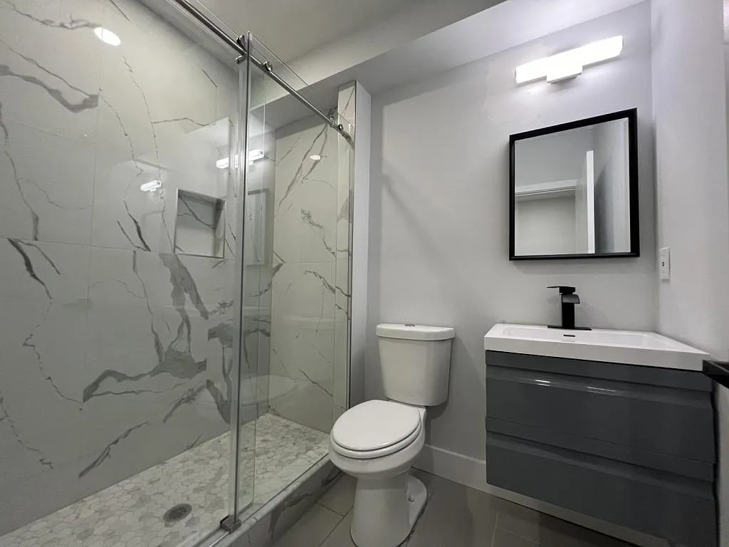 2439 N Marshall St — Photo 4