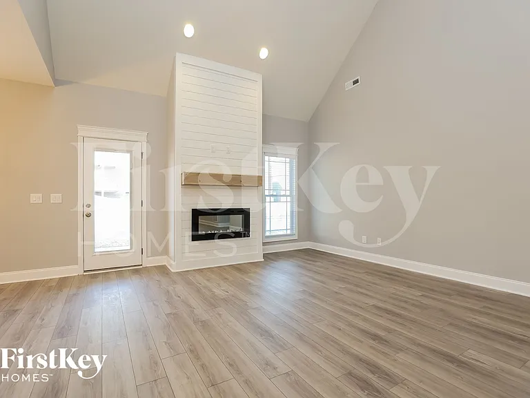 770 Buffalo Ford Dr — Photo 3