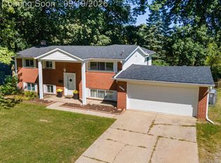 3820 Percy King Rd, Waterford, MI 48329