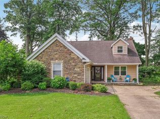 24321 Knickerbocker Woods, Bay Village, OH 44140