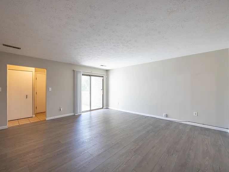 4445 Cushing Ln — Photo 14