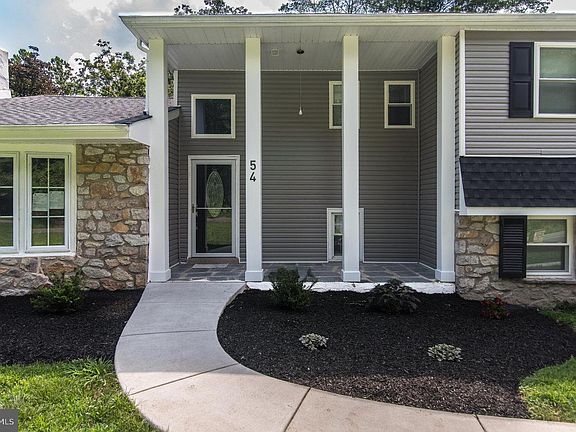 2nd image of 54 Moredon Rd