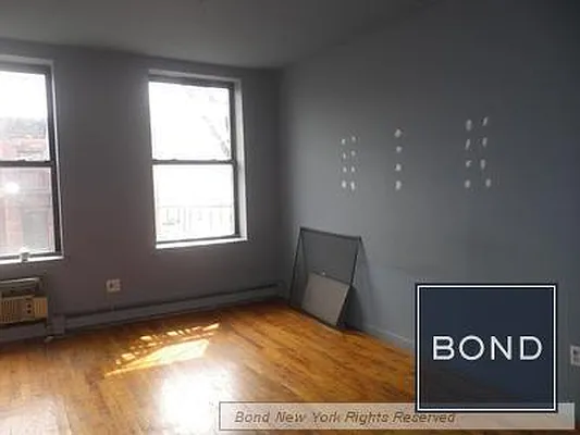 Rented by Bond New York | media 9