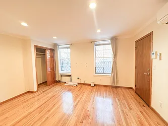 112 Kent Street #1 image 1 of 11