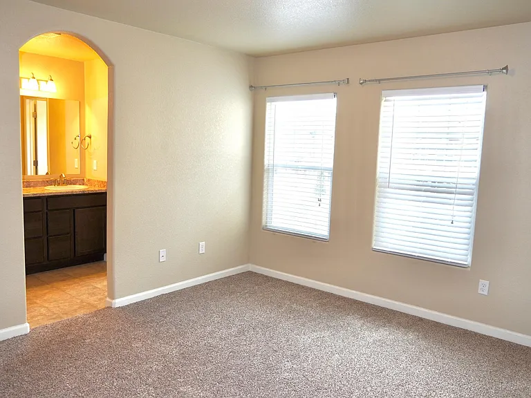 5609 Shamrock Hts — Photo 20