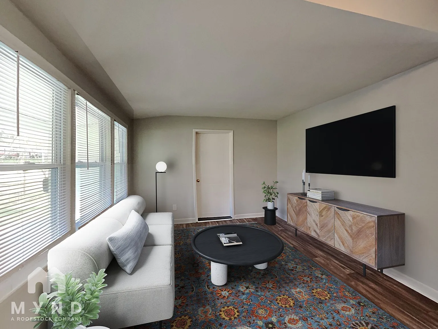 4 bed, 2.0 bath, 1200 sqft, $1,990 — Photo 2