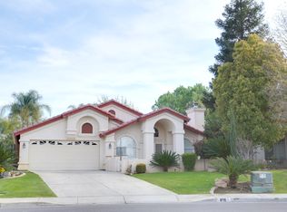 816 Loch Lloyd Ln, Bakersfield, CA 93312