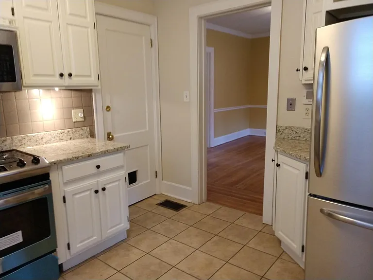 3542 Linwood Ave — Photo 6