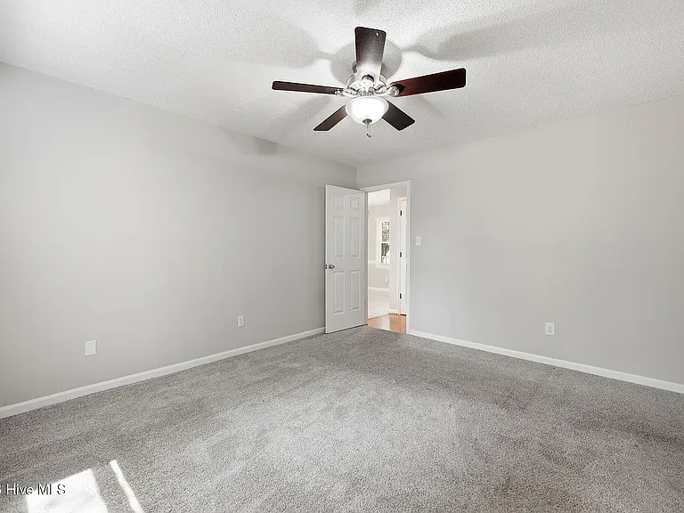 2117 Canyon Dr — Photo 23